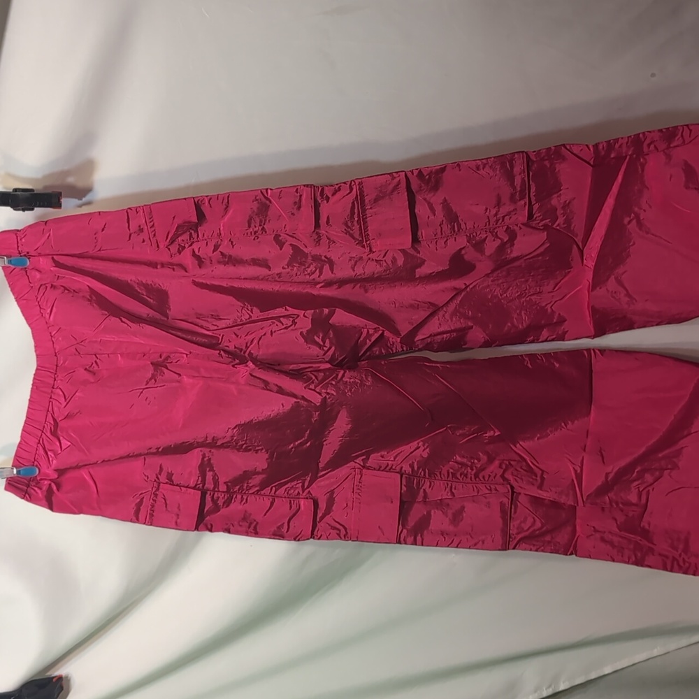 Superdown hot pink Beatrice wide leg nylon cargo pants revolve - size medium - Picture 6 of 12